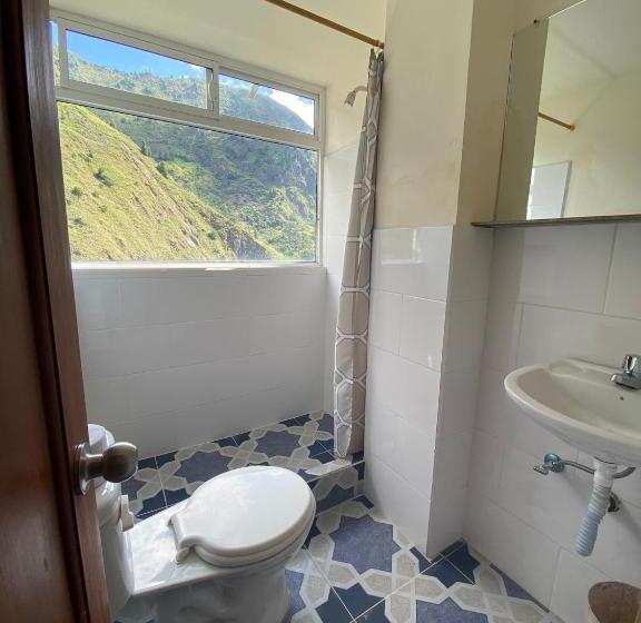 コンフォートトリプルルーム, Backpackers Balcones River Lodge