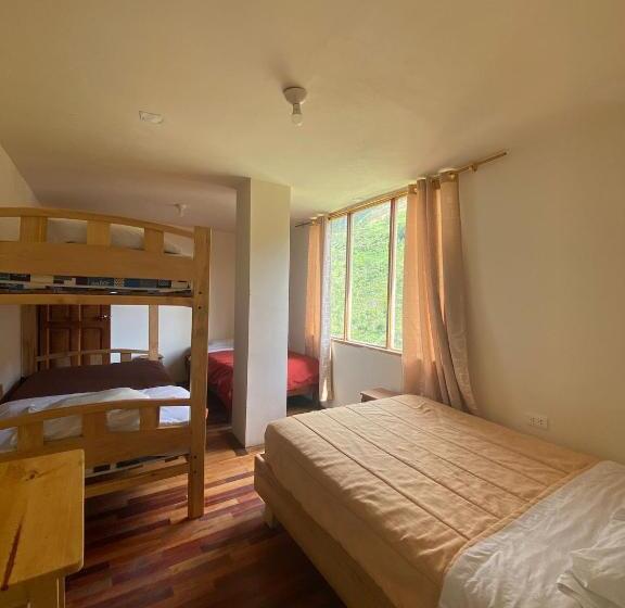 コンフォートトリプルルーム, Backpackers Balcones River Lodge