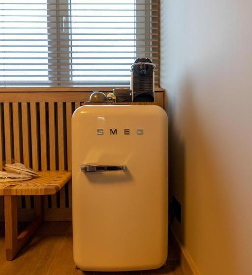 חדר סופריור עם מיטת קינג, Boris & Barney