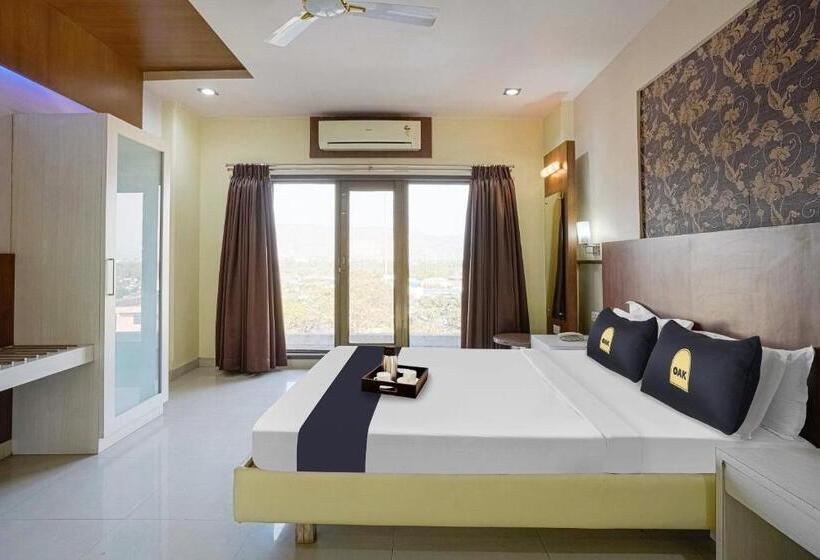 חדר דלוקס עם מרפסת, Fabhotel Prime Devanshi Inn   Panvel