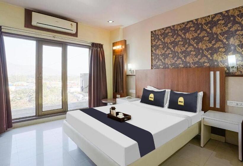 חדר דלוקס עם מרפסת, Fabhotel Prime Devanshi Inn   Panvel