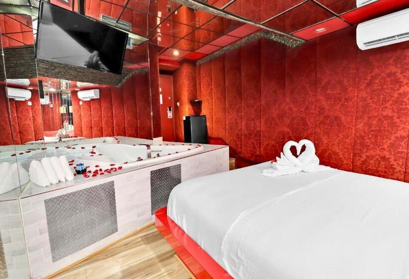 إستوديو ديلوكس, Hollywood Motel