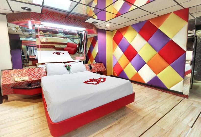 Люкс с гидромассажем, Hollywood Motel