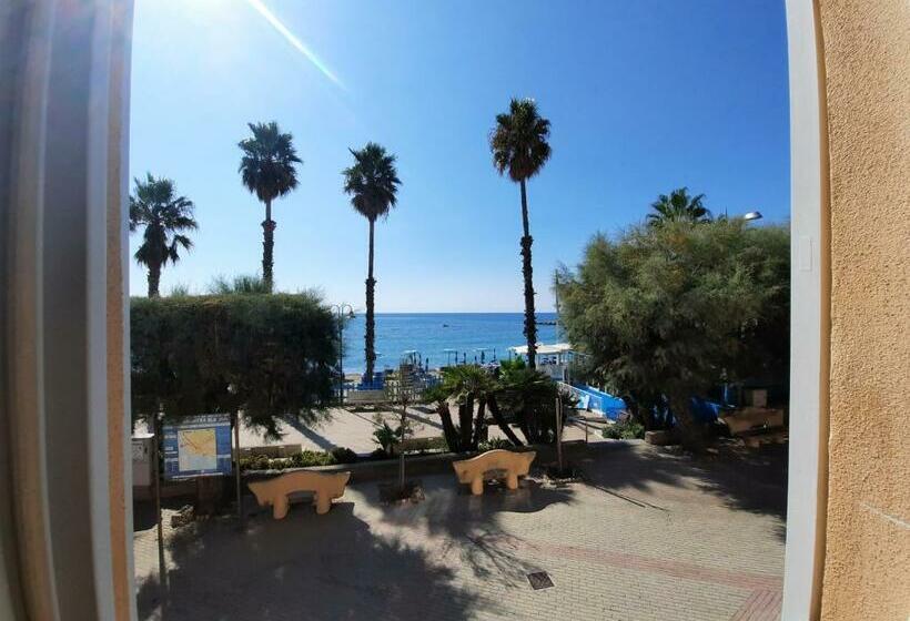 オーシャンビュースタンダードルーム, Finestre Sul Mare