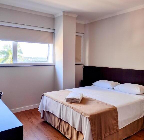 جناح ديلوكس, Itália