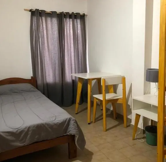 シングルベーシックルーム, El Faro Hostel