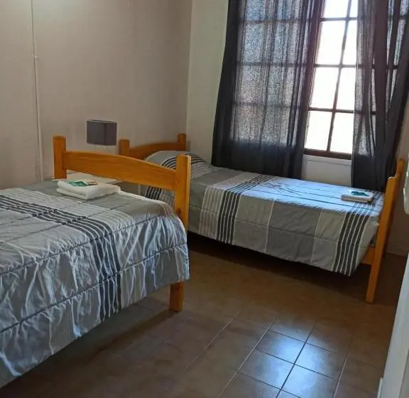 バス共有のスタンダードルーム, El Faro Hostel