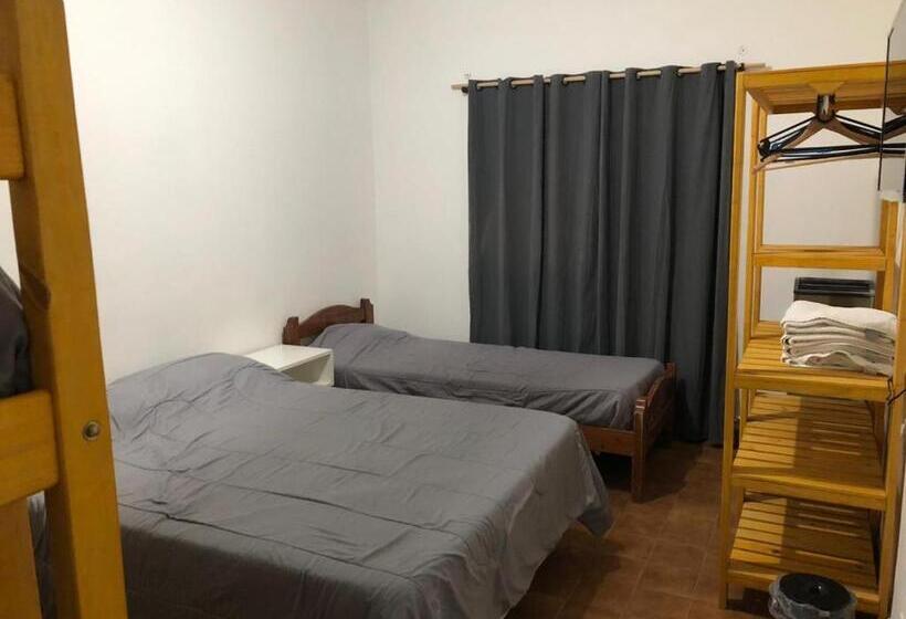 浴室共有ファミリールーム, El Faro Hostel