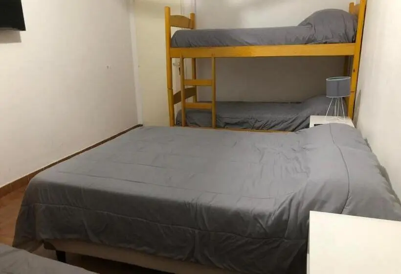 浴室共有ファミリールーム, El Faro Hostel