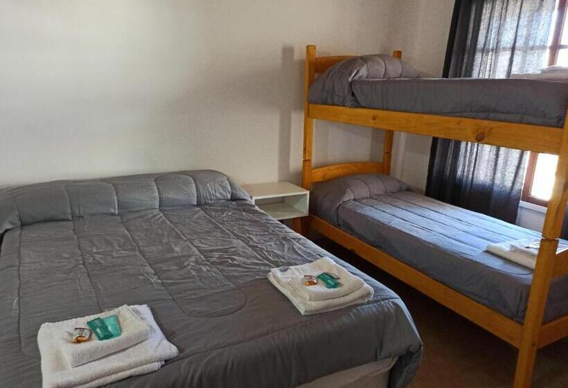 浴室共有ファミリールーム, El Faro Hostel