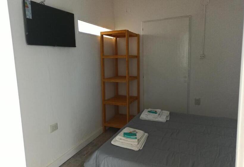 חדר סטנדרט לארבעה, El Faro Hostel