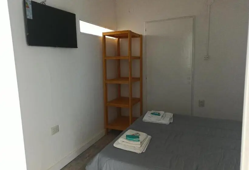 スタンダード４人部屋, El Faro Hostel