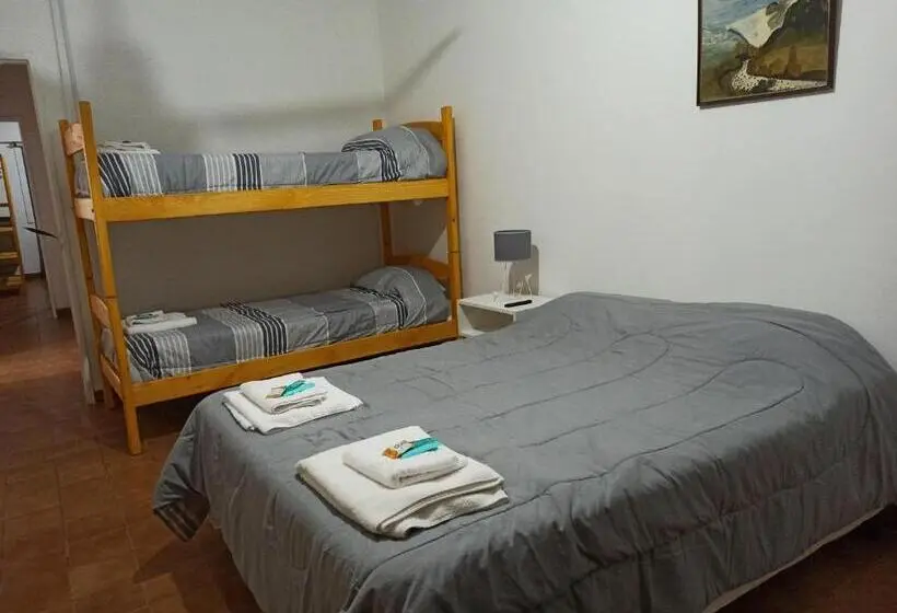 浴室共有スタンダード４人用ルーム, El Faro Hostel