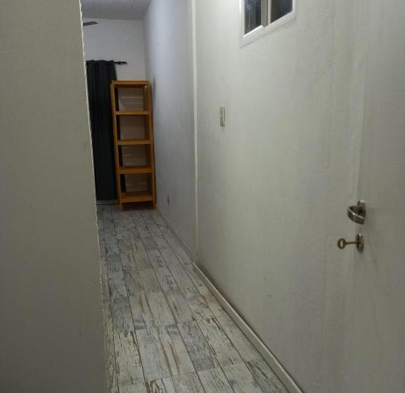 חדר סטנדרט לשלושה, El Faro Hostel