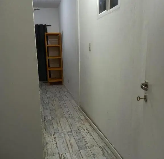 スタンダードトリプルルーム, El Faro Hostel