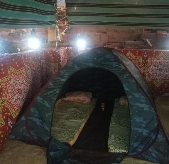 چادر با خدمات رفاهی استاندارد, Go Inn Backpackers