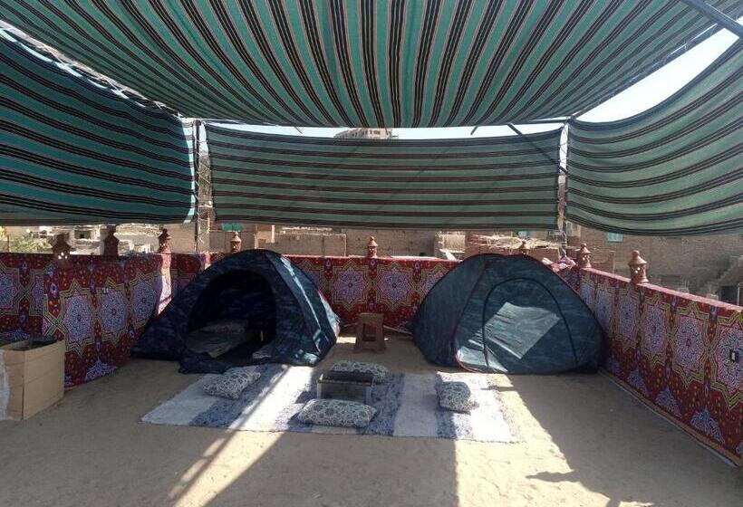 چادر با خدمات رفاهی استاندارد, Go Inn Backpackers