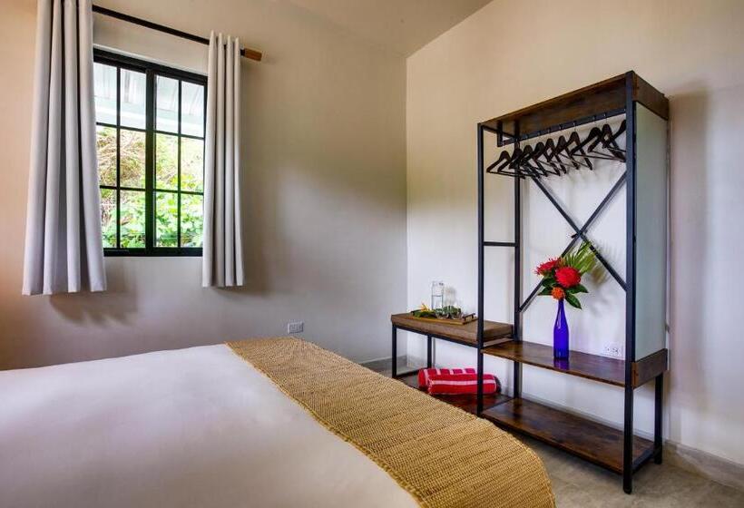 Номер Deluxe, The Sea Glass Inn