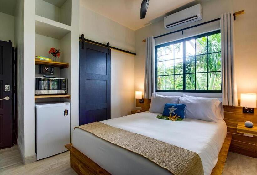 Номер Deluxe, The Sea Glass Inn