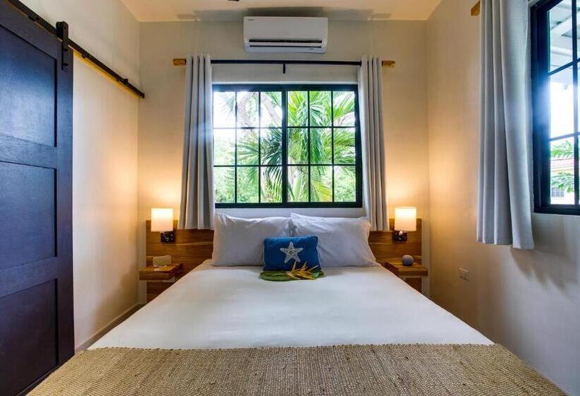 Номер Deluxe, The Sea Glass Inn