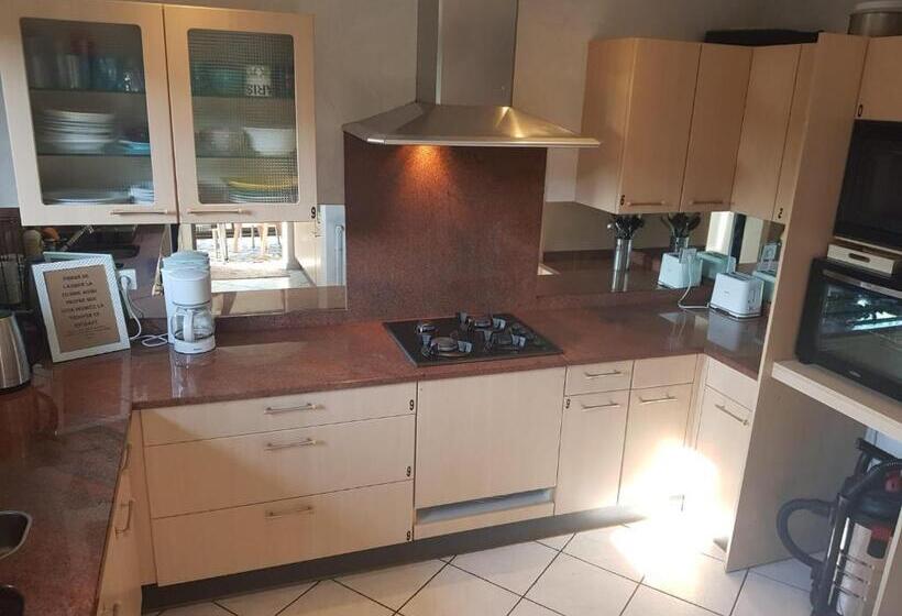 庭の見えるシングルルーム, L Escale Du Monde