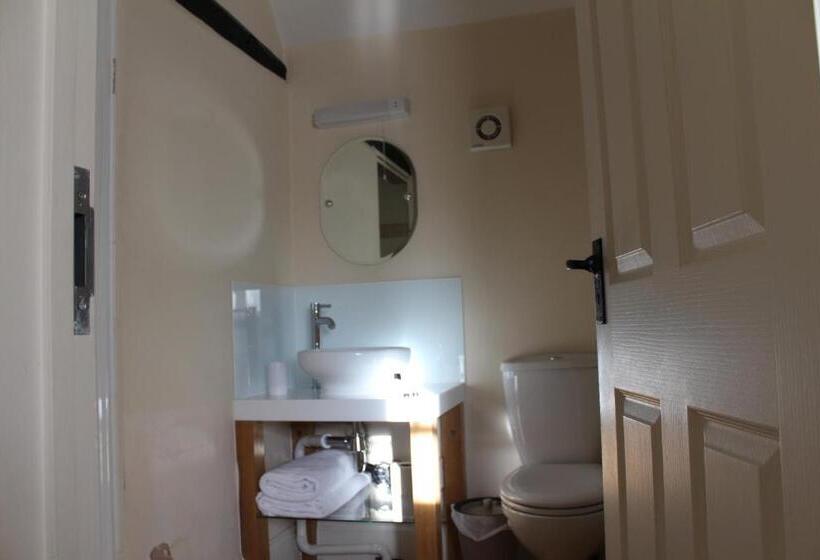 Quarto Estandar, The Bulls Head