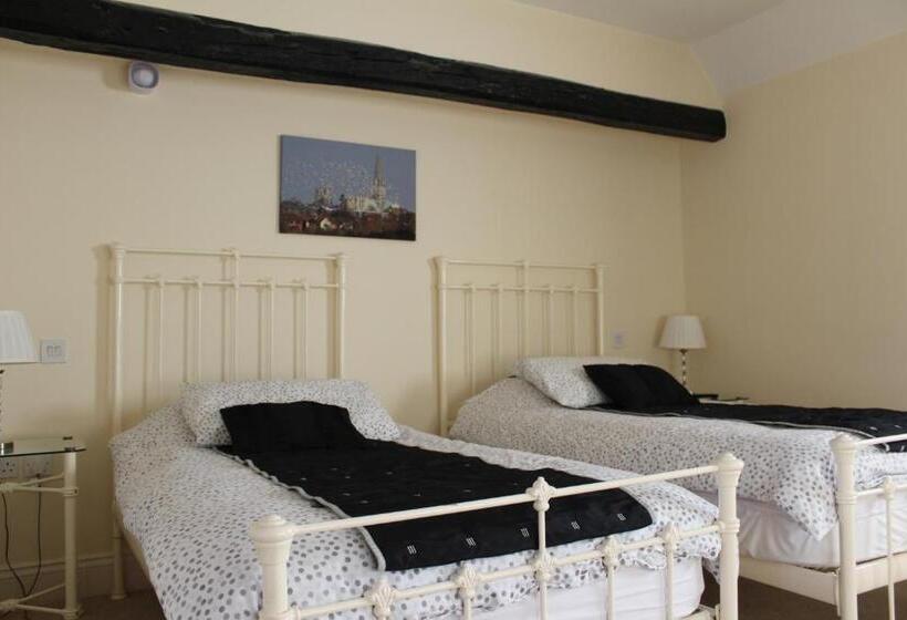 Quarto Estandar, The Bulls Head