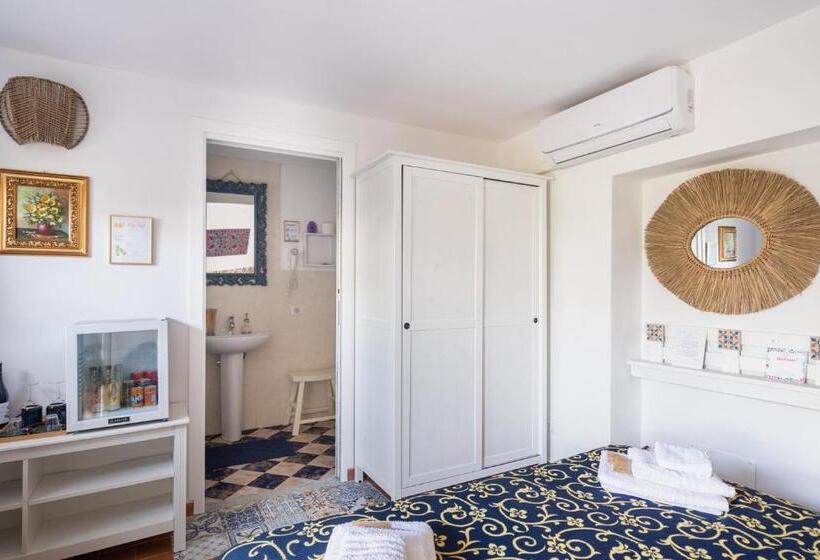 חדר סטנדרט פנימי, Vfh Villa Flavia Eco B&b   50 Metri Dal Mare