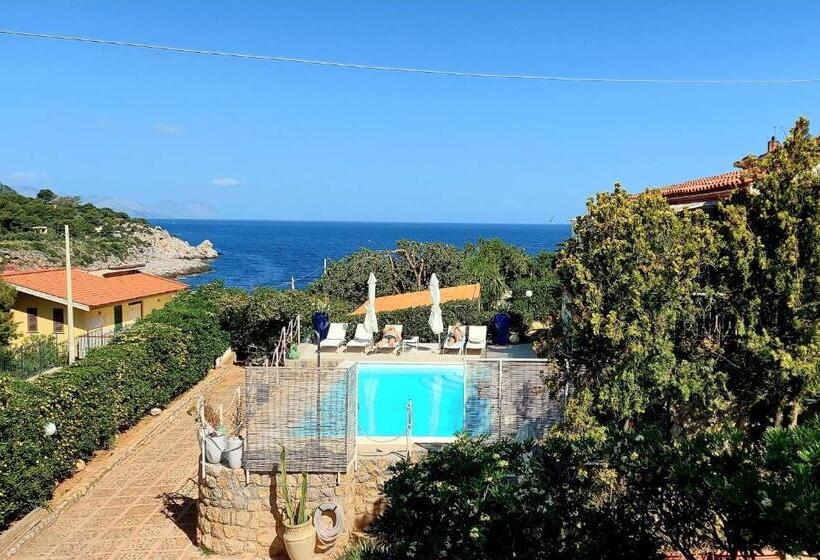 חדר פרמיום לארבעה, Vfh Villa Flavia Eco B&b   50 Metri Dal Mare