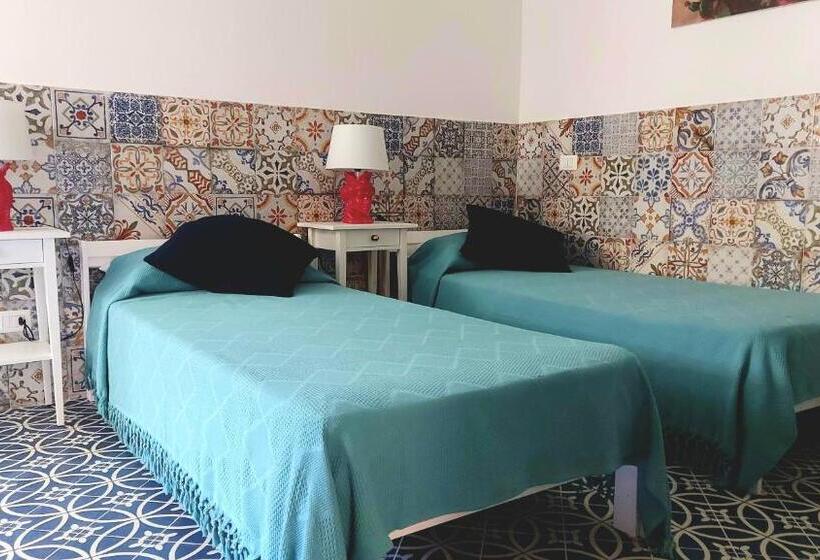 חדר פרמיום לארבעה, Vfh Villa Flavia Eco B&b   50 Metri Dal Mare