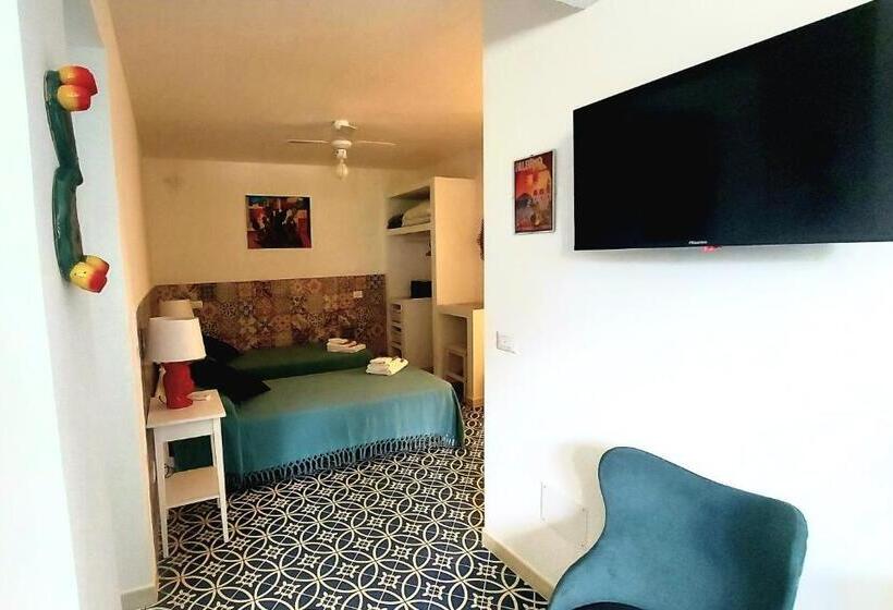 חדר פרמיום לארבעה, Vfh Villa Flavia Eco B&b   50 Metri Dal Mare