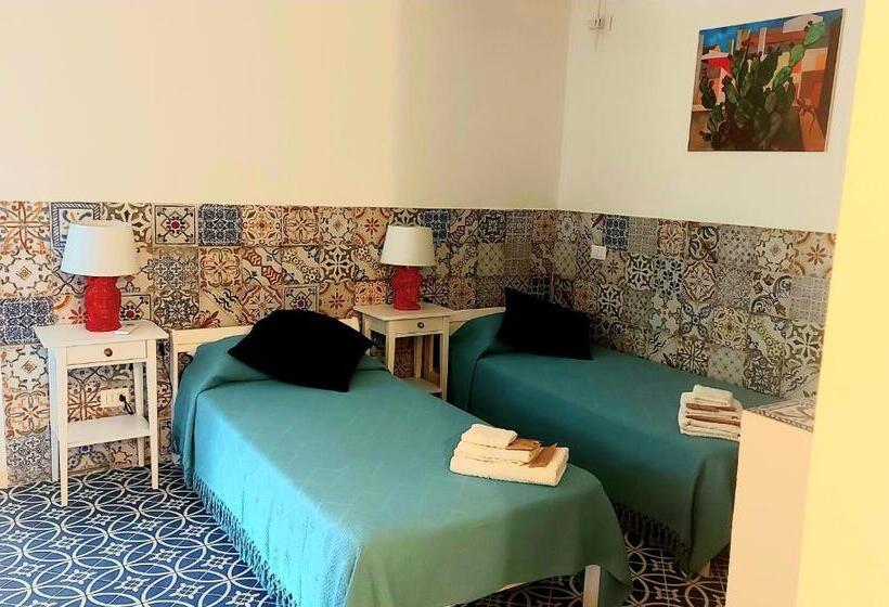 חדר פרמיום לארבעה, Vfh Villa Flavia Eco B&b   50 Metri Dal Mare