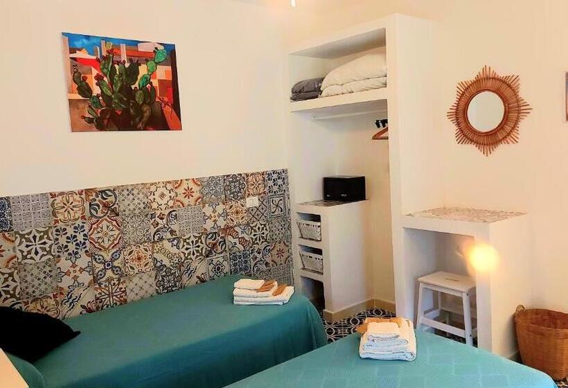 חדר פרמיום לארבעה, Vfh Villa Flavia Eco B&b   50 Metri Dal Mare