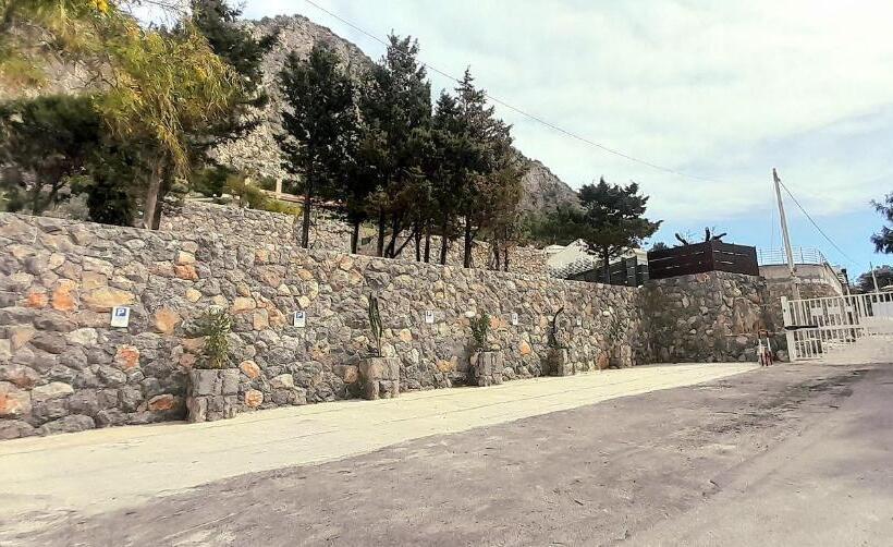 اتاق استاندارد سه تخته با چشم‌انداز استخر, Vfh Villa Flavia Eco B&b   50 Metri Dal Mare