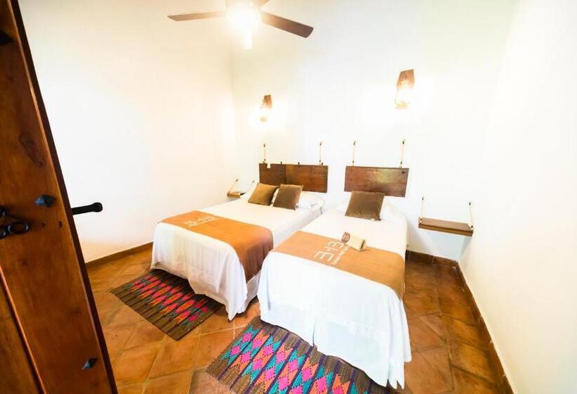 חדר סטנדרט לשלושה, Bohemia Hotel Boutique