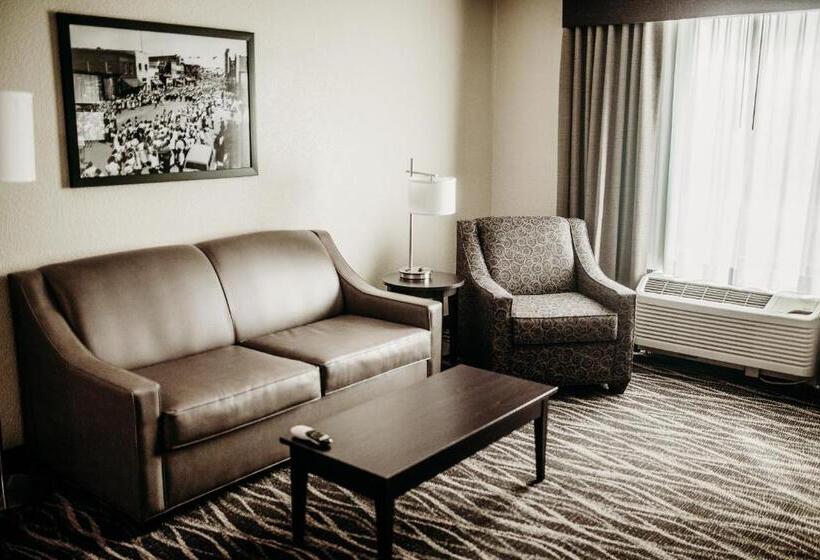 Люкс Кровать Кинг, Cobblestone Hotel & Suites International Falls