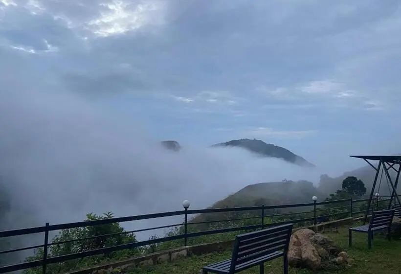 デラックスルーム, Hill Monk  Whispering Mist