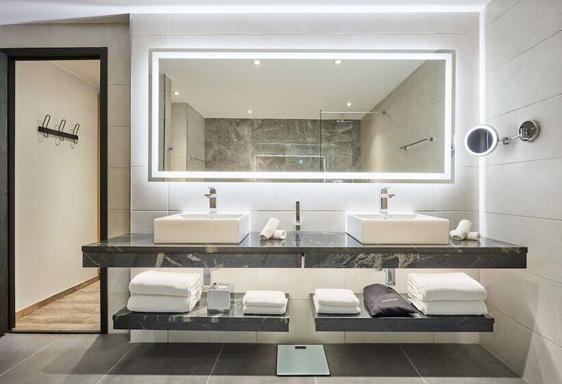 سوییت, Radisson Blu Hotel Antananarivo Waterfront