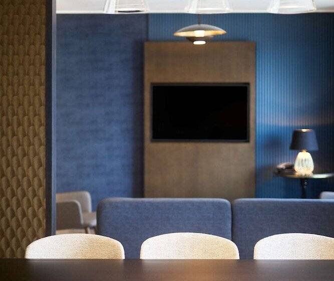 سوئیت پرزیدنت, Radisson Blu Hotel Antananarivo Waterfront