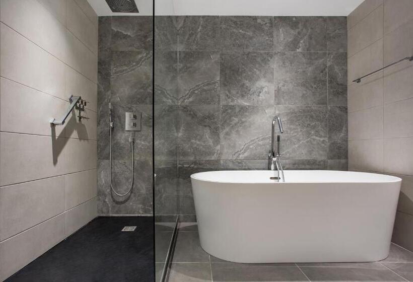 سوییت, Radisson Blu Hotel Antananarivo Waterfront