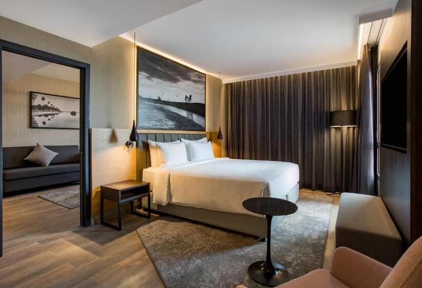 سوییت, Radisson Blu Hotel Antananarivo Waterfront