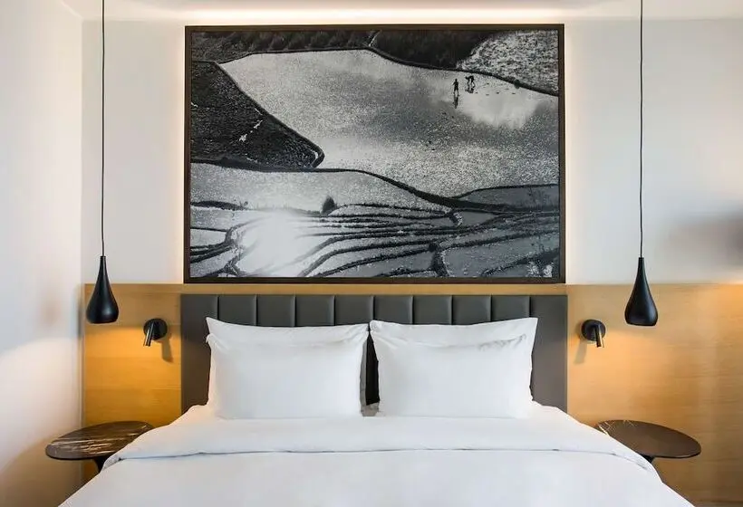 Superior Room with Views