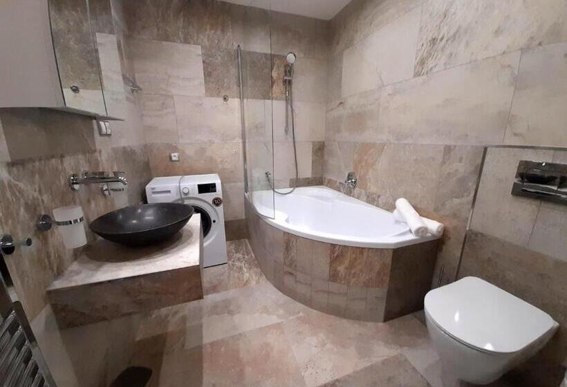 شقة غرفتين, Residence Mariánská