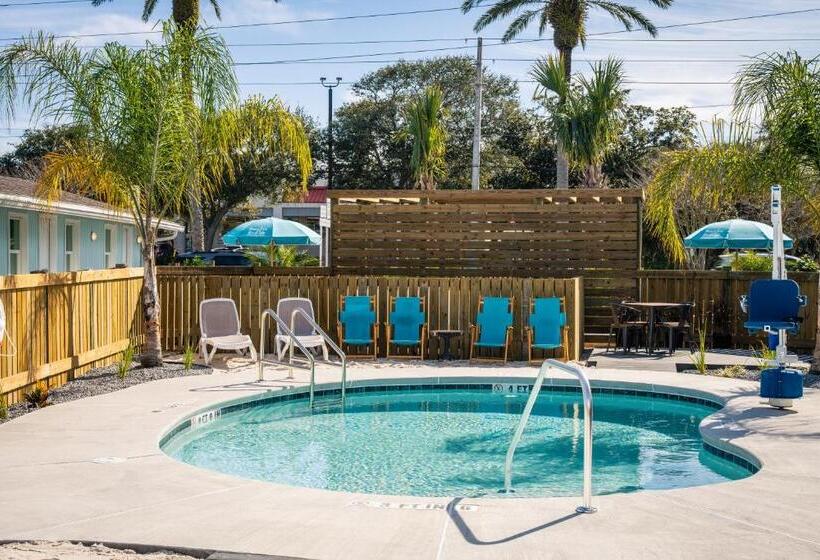 Люкс Deluxe Кровать Кинг, Salt Air Inn & Suites