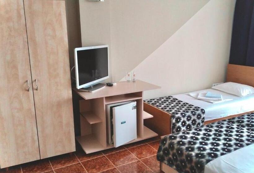 חדר קומפורט לשלושה, Santorini Sveti Vlas