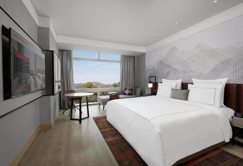 프레스티지 스위트, Swissôtel Clark Philippines