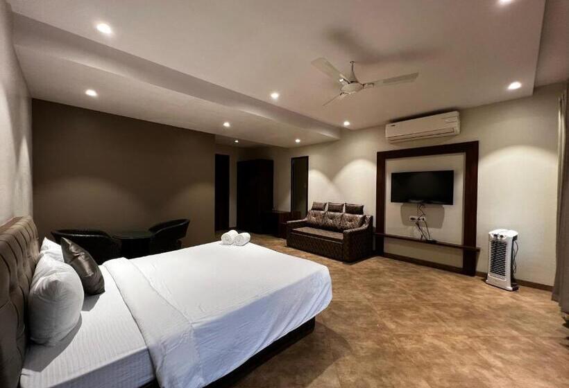 Четырехместный Номер Стандарт, Paramount Riverfront Resort & Spa, Karjat
