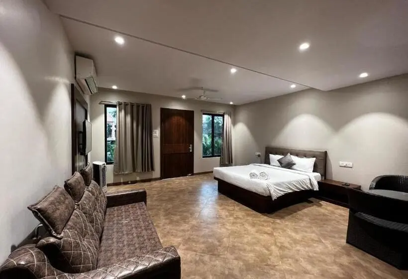 スタンダード４人部屋, Paramount Riverfront Resort & Spa, Karjat