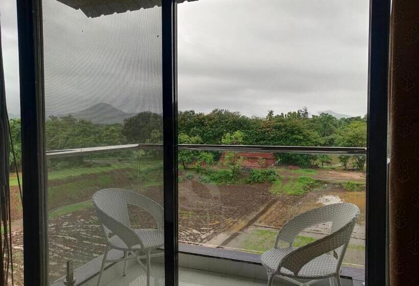 Номер Стандарт, Paramount Riverfront Resort & Spa, Karjat