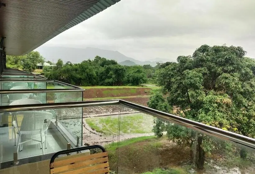スタンダードルーム, Paramount Riverfront Resort & Spa, Karjat